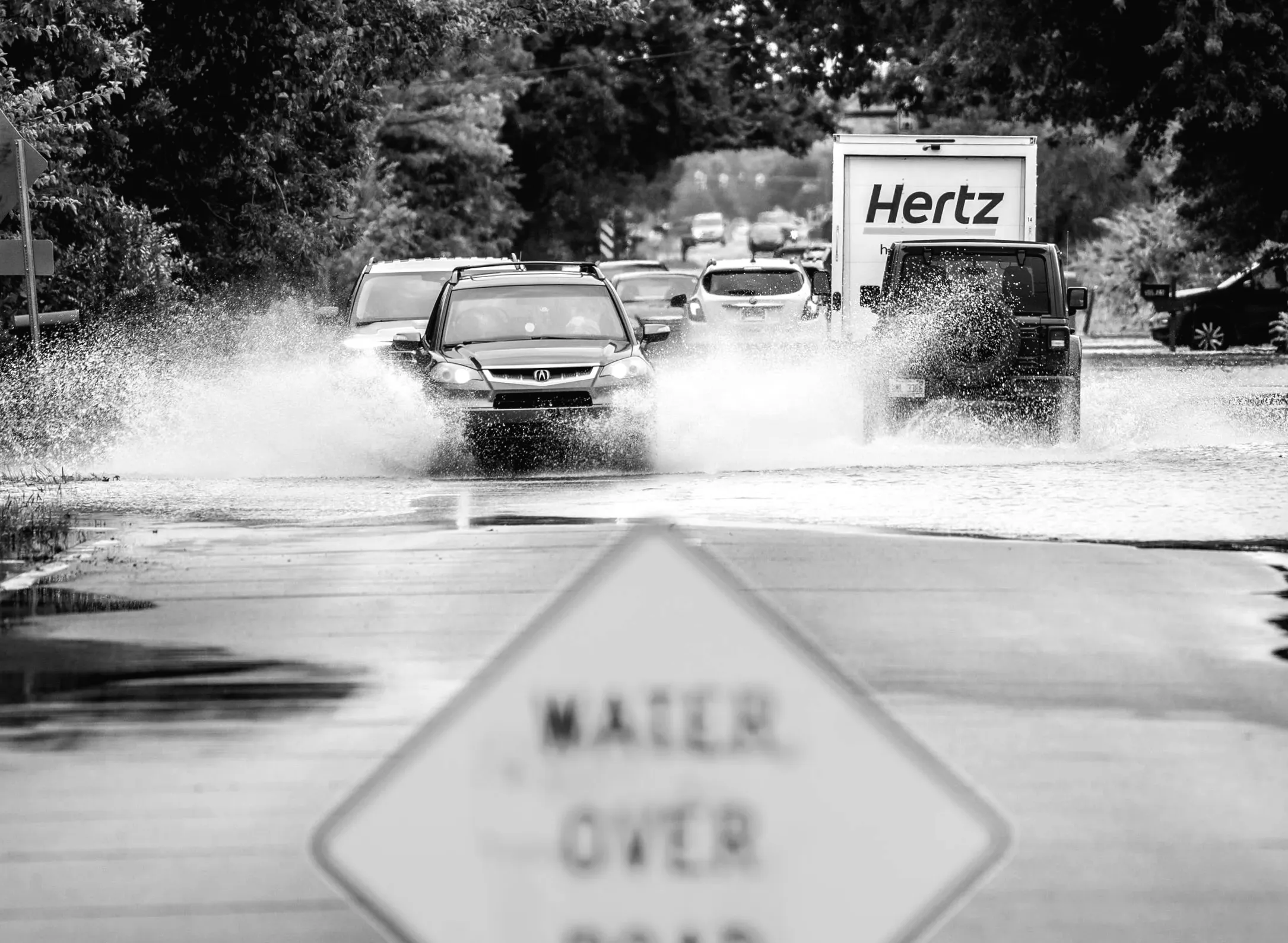 Кантон бореться з проблемою затоплень: перевірка ставків та очищення потоків.