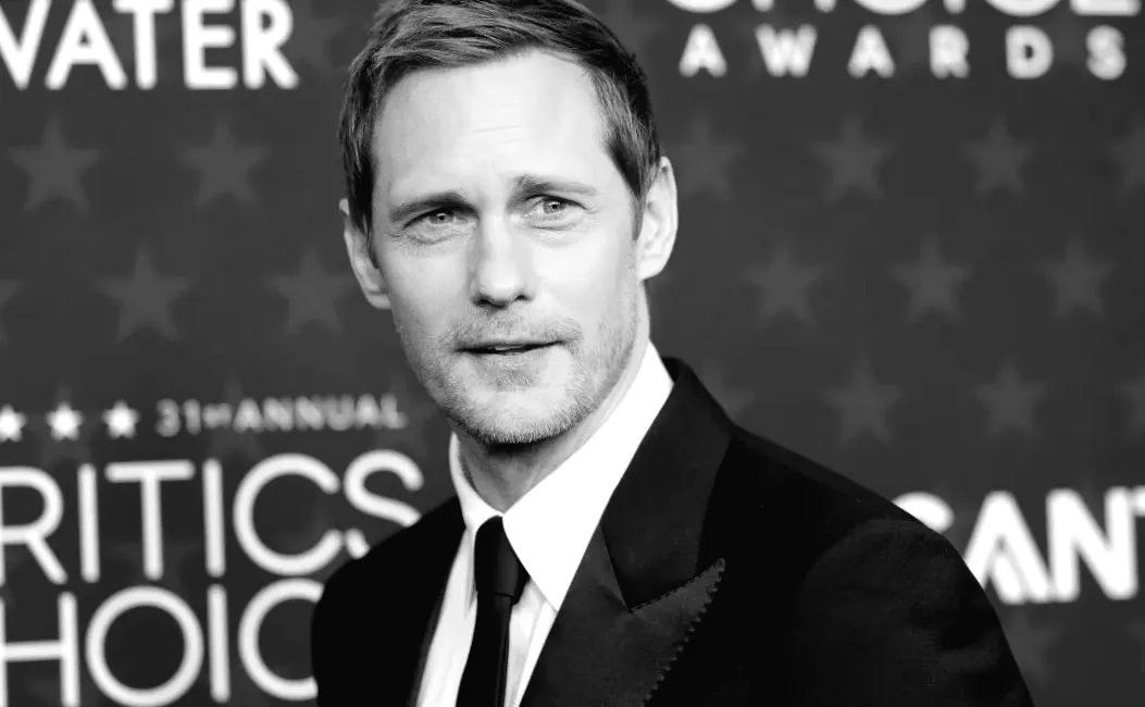 Александр Скарсгард відповідає на чутки про бісексуальність