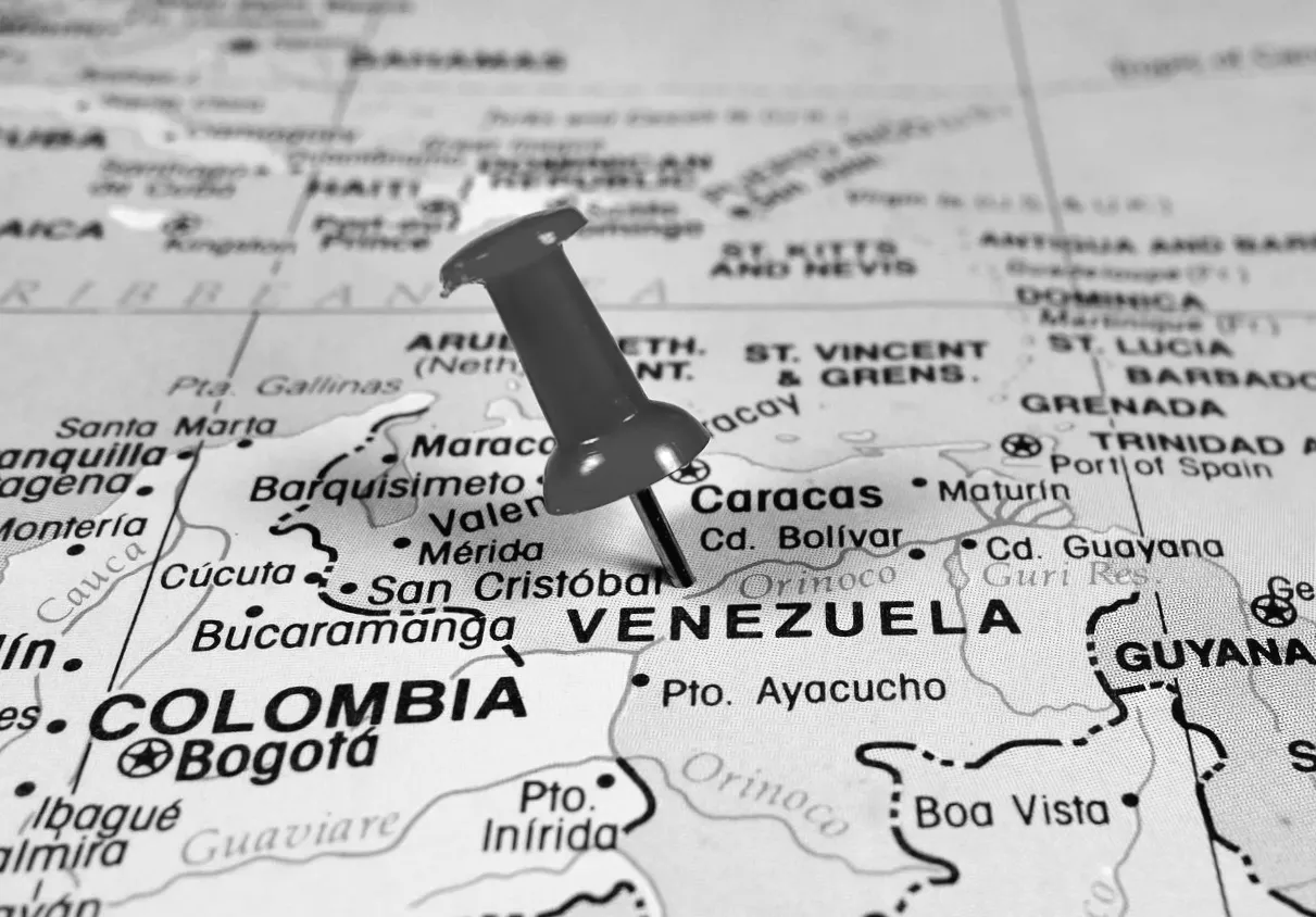 Які питання задати перед покупкою акцій нафтових компаній, пов'язаних з стратегією Трампа в Венесуелі?