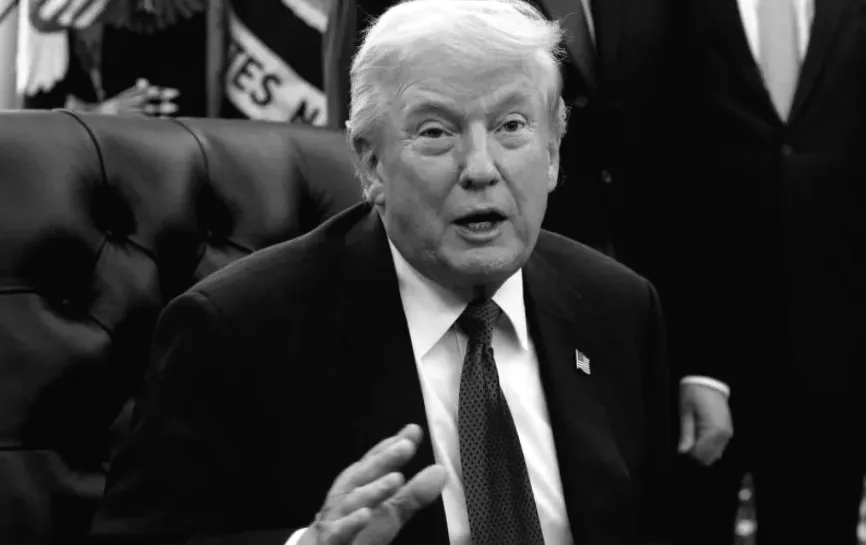 Дональд Трамп бажає, щоб його ім'я було на двох важливих транспортних вузлах.