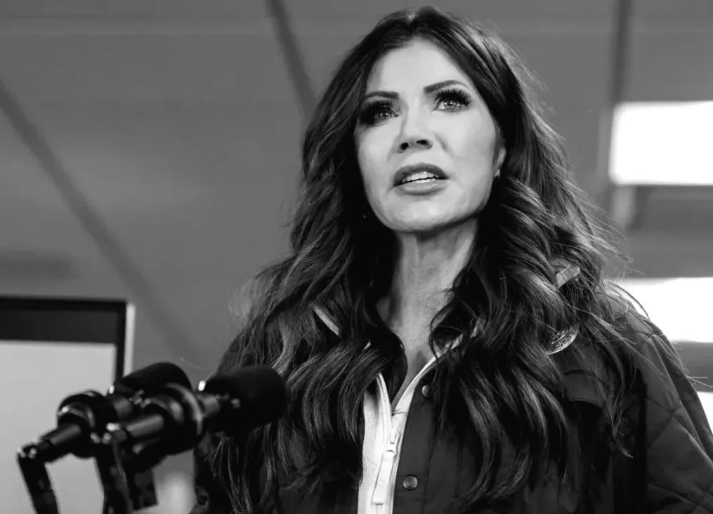 Як Крісті Ноем стала об'єктом гніву республіканців через стрілянину у Міннеаполісі: "Вона повинна бути звільнена"