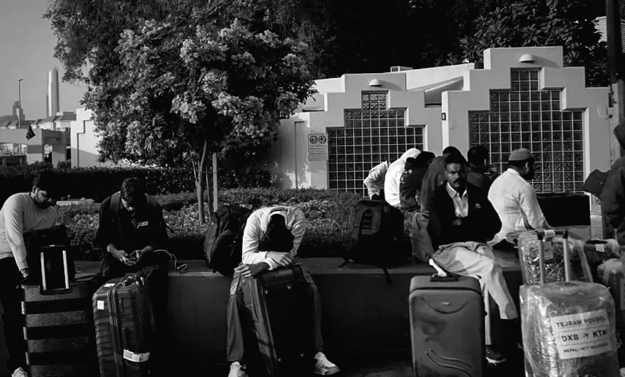 Туристи розповіли про те, як їм довелося залишитися в Міжхаві на фоні обстрілу будівлі поруч з готелем.