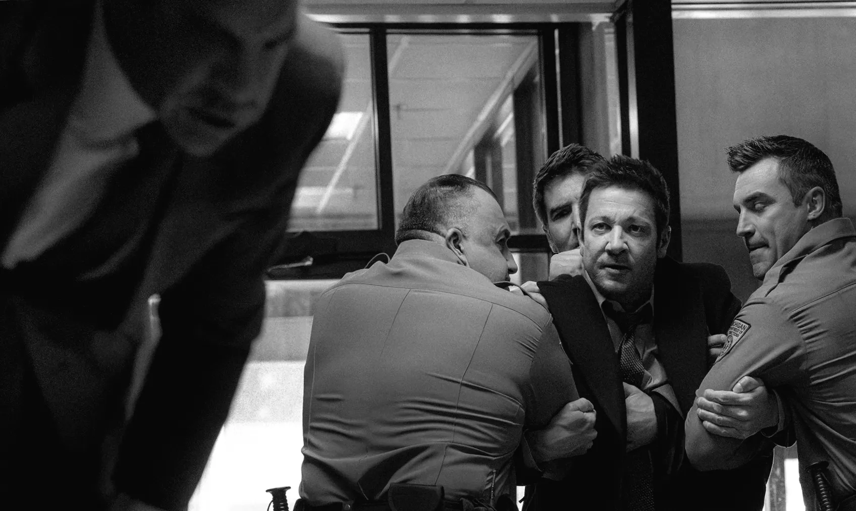 Серіали Тейлора Шерідана та "SEAL Team" переходять на Netflix для збільшення ліцензійного контенту.