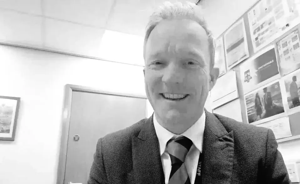 Не забороняйте використання соціальних мереж особам до 16 років, закликає глава