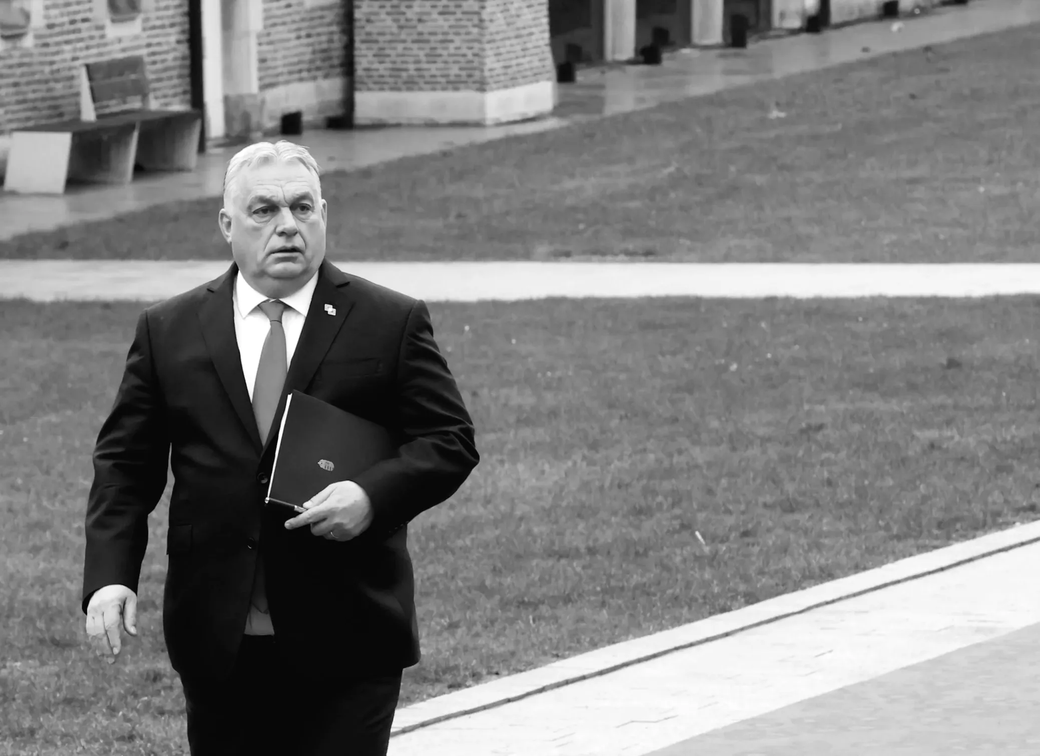 Орбан вимагає затримати угорські влади $82 мільйони українських грошей та золота