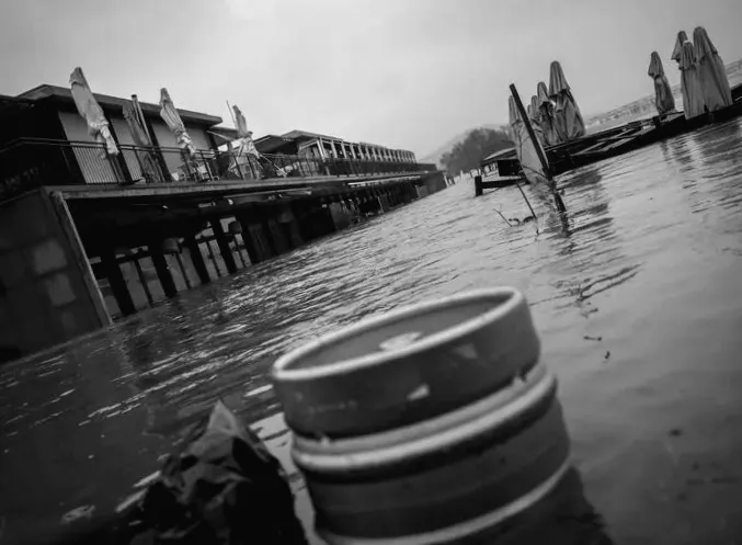 Продовжуються дощі в Португалії, тисячі евакуйовані