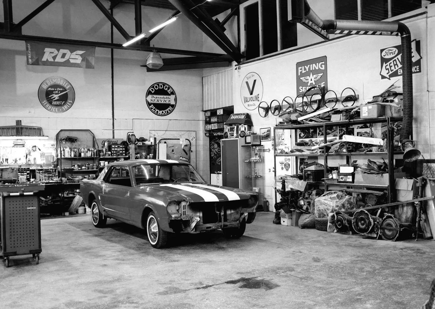 Власник майстерні з реставрації в Техасі отримав 60 років за шахрайство з моторами класичних автомобілів на 498 тисяч доларів.