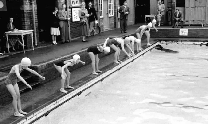 Заміна на сонячну енергію у басейні, який колись працював на парі заводу