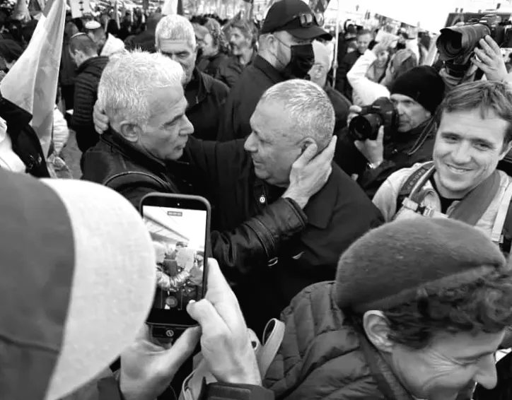 Єйсенкот пропонує об'єднаний список з Беннетом, Лапідом для наступних виборів, щоб перемогти Нетаньягу - N12