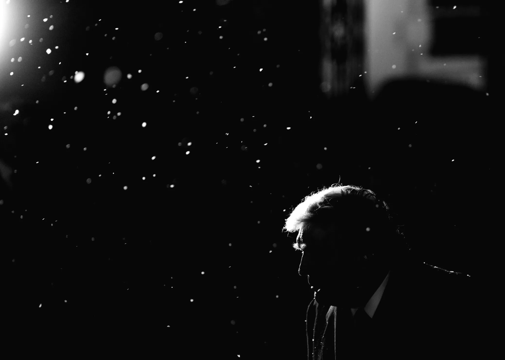 Трамп стає все нестабільнішим, розумні окуляри, смертельне шахрайство: Огляд денних новин