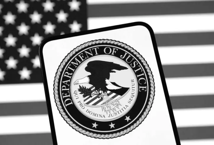 США звинувачують підрядника у незаконному розголошенні класифікованої інформації журналісту