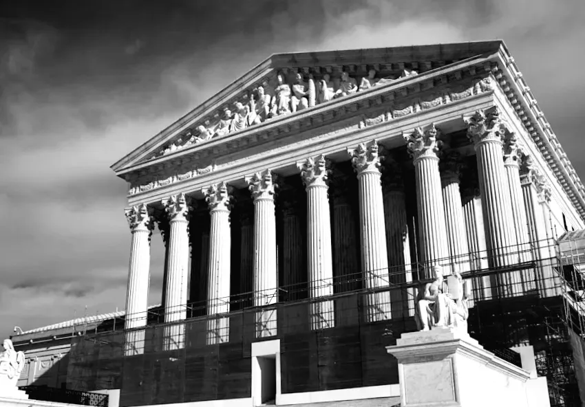 Суд вирішив: Поштовий сервіс не може бути судженим, навіть якщо пошта навмисно не доставлена