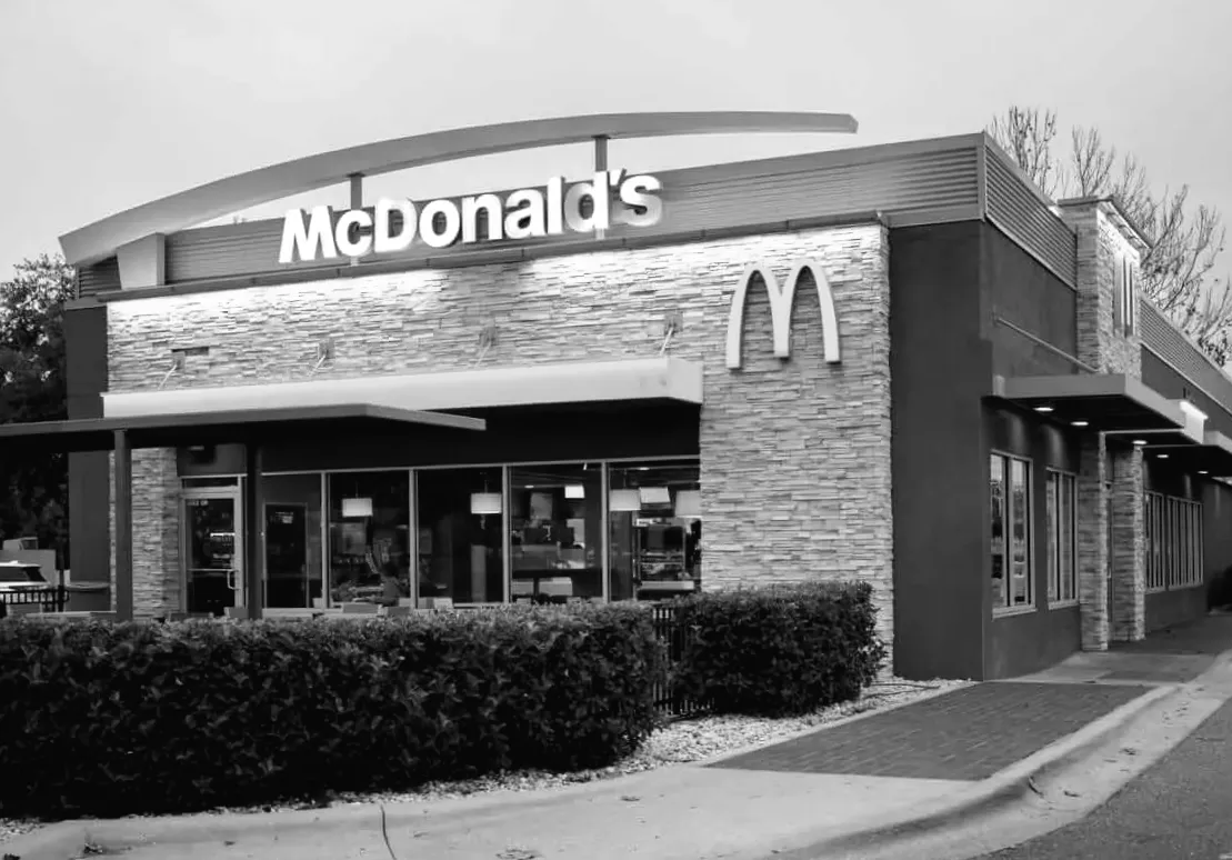 Аналітики стверджують, що вартість акцій McDonald's зросте - MCD виглядає дешево перед прибутками.