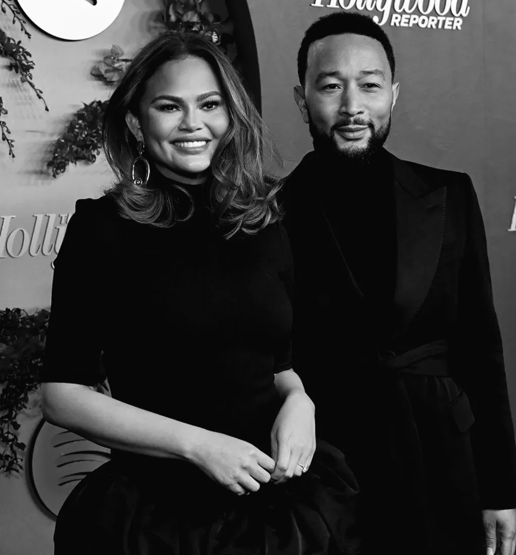 Як Кріссі Тейген та Джон Ледженд підтримують вогонь у своєму шлюбі