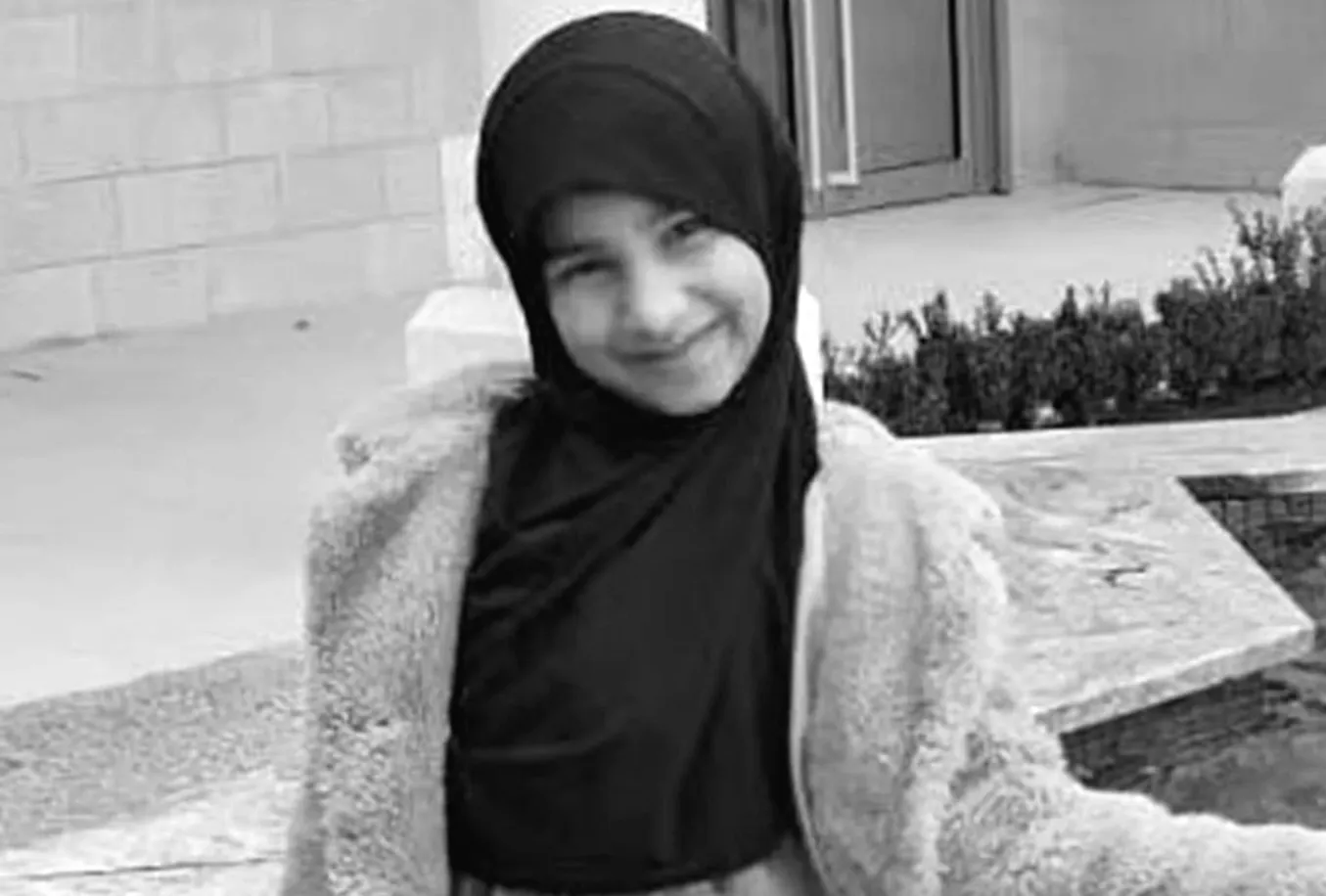 Дівчинку, 7, зникла після того, як її «змило хвилею» під час сімейного відпочинку в Марокко.