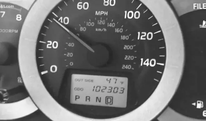 Обов'язковий курс з безпеки на дорозі для аплікантів на отримання водійських прав в Коннектикуті