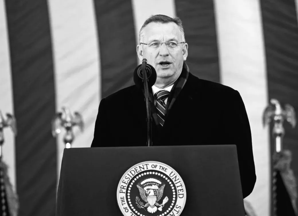 Адміністрація Трампа обіцяла піклуватися про ветеранів. Тисячі посад в службі охорони здоров'я ветеранів були ліквідовані.