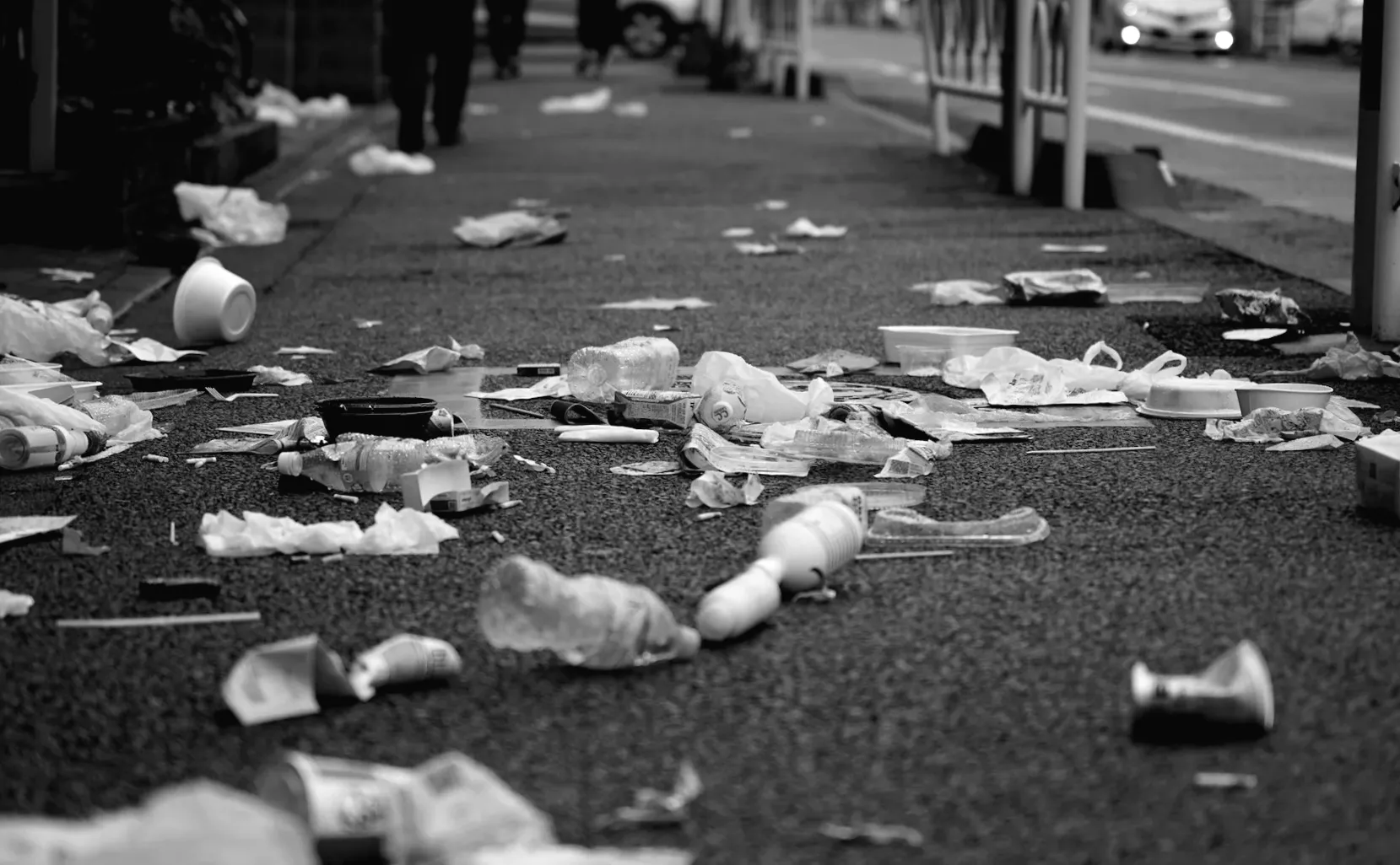 Місцевий житель публікує фото після виявлення тривожної тенденції на вулицях: "Мій тато постійно знаходить це"