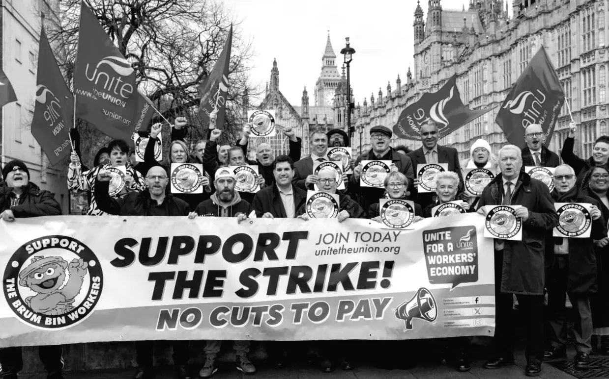 Депутати закликали Стармера завершити страйк сміття.