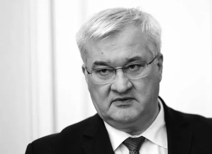 Міністр закордонних справ України закликає Китай допомогти завершити війну, запрошує колегу до України.