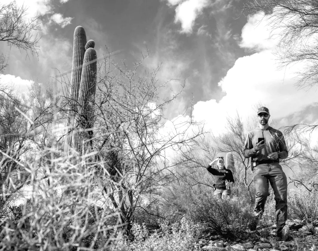 Біля будинку Ненсі Ґатрі знайдено чорну рукавичку, коли ФБР отримує тисячі порад у справі про зниклу 84-річну жінку.