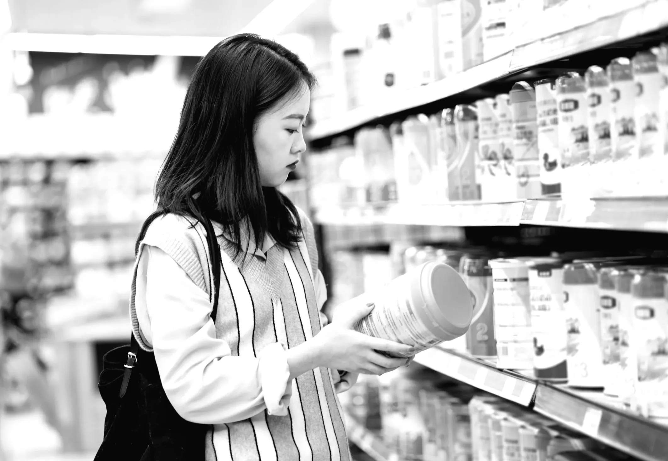 Деякі марки дитячих сумішей містять важкі метали, повідомляє Consumer Reports