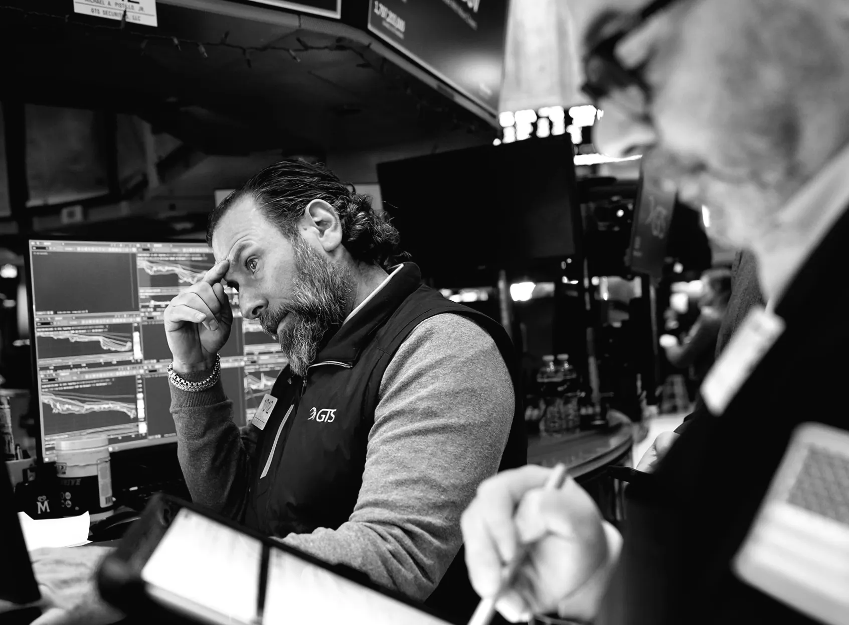 Ціни на нафту знову зросли після нападу на більше суден біля протоки Гормуз.