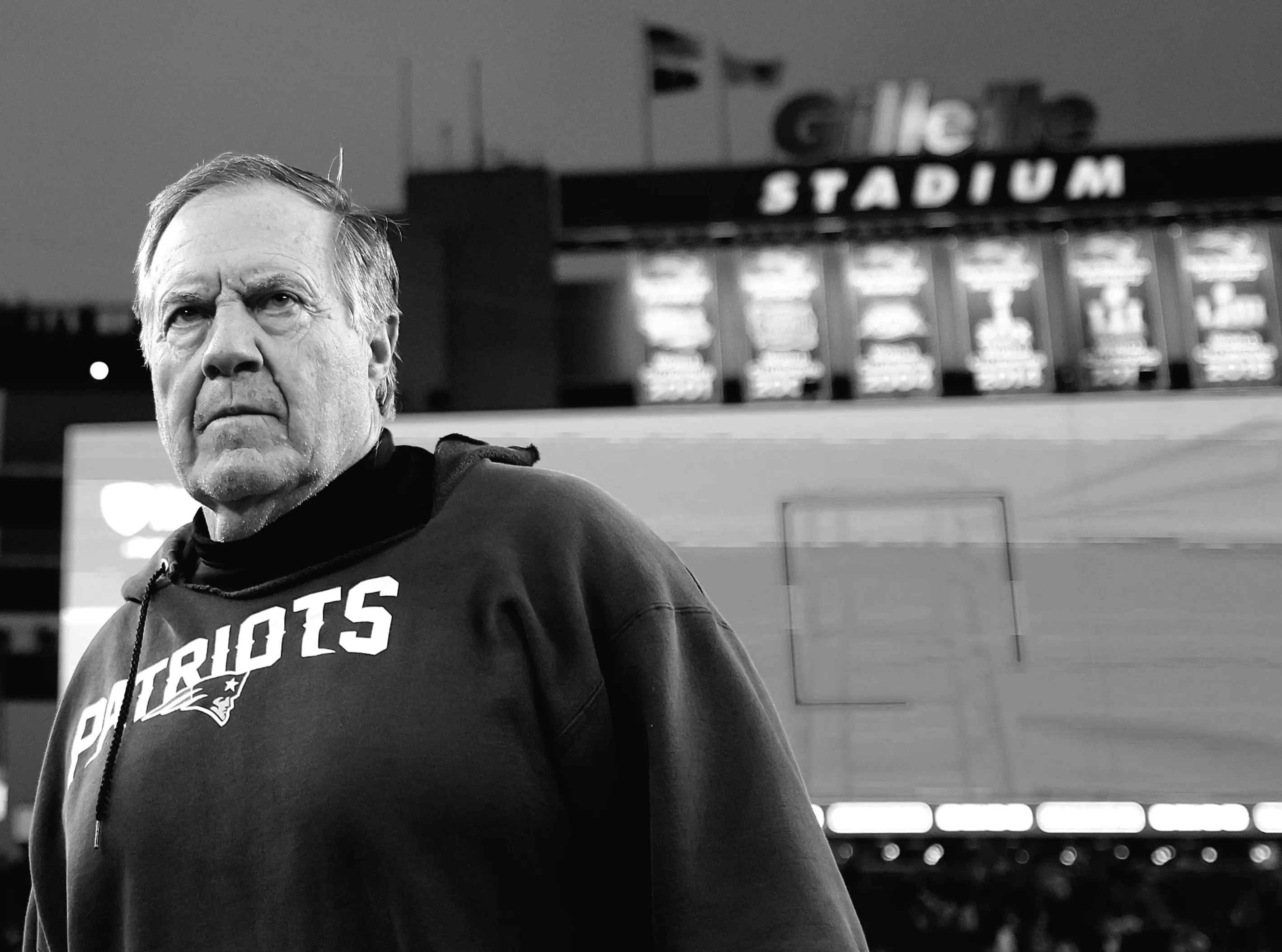 Фани та спортивні особистості висловлюють свою думку щодо ігнорування Білла Белічика голосувальниками Залу слави американського футболу.