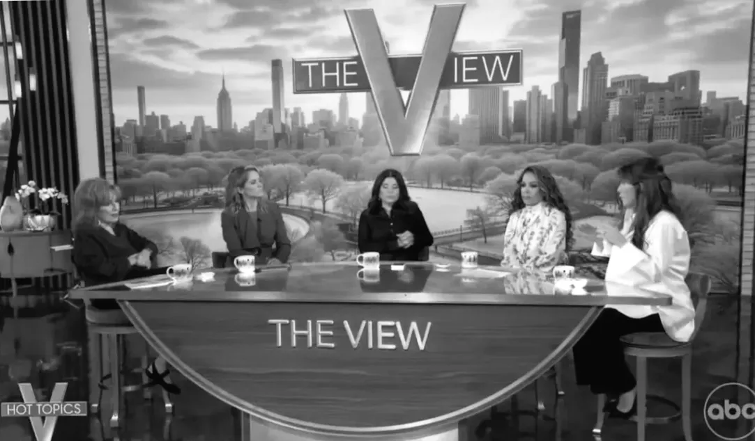 Чому Трамп не у в'язниці?! Співведучий Джой Бегар закликає усвідомити, що за Трампа проголосували '75 мільйонів' людей, незважаючи на його рекорд.