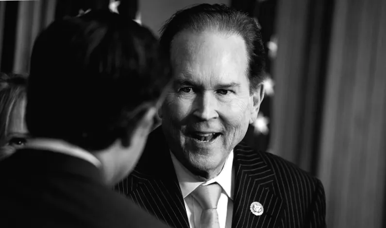 Республіканець з Флориди Верн Бьюкенен пішов у відставку з Конгресу