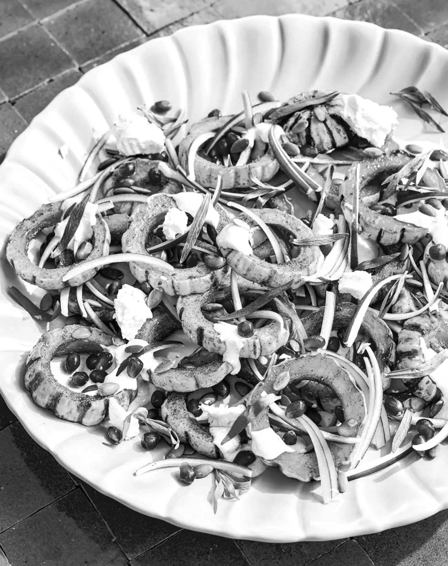 Можна насолодитися цим салатом у зимовий час.