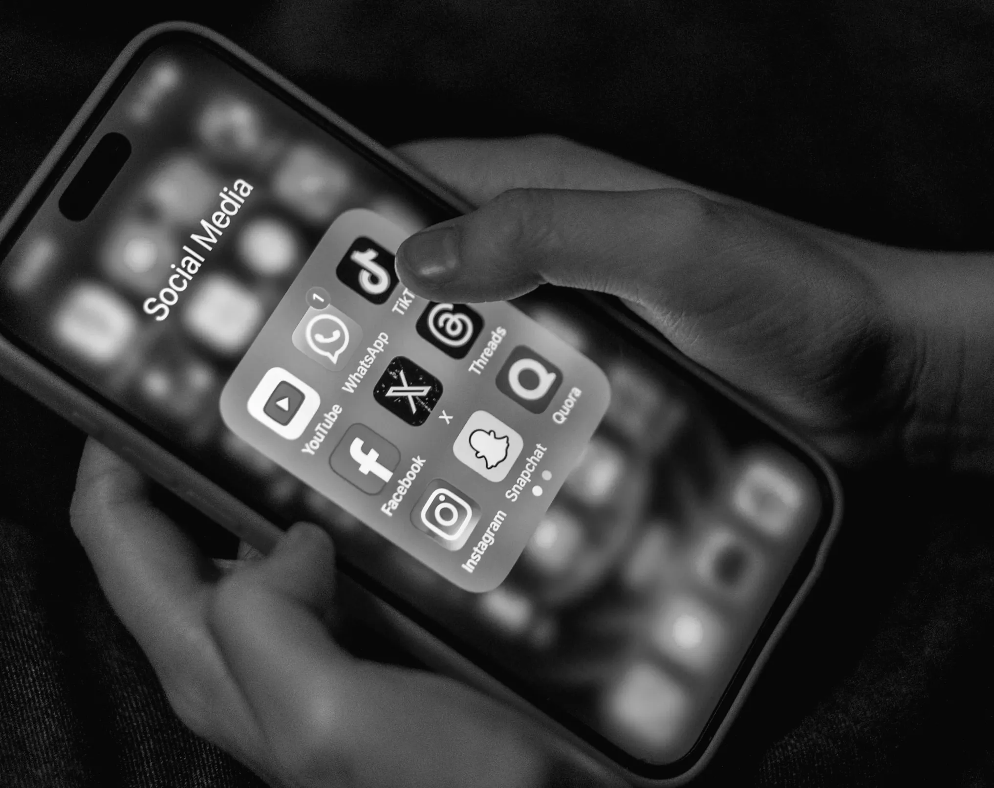 Індонезія розробляє план обмеження доступу дітей до соцмереж (не старше 16 років)