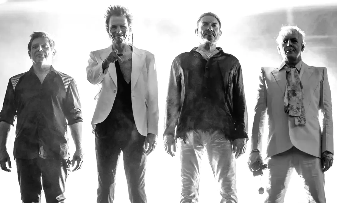 Легенди року 80-х року оголошені головними артистами 2026 року на зірковому музичному фестивалі на заходному узбережжі.