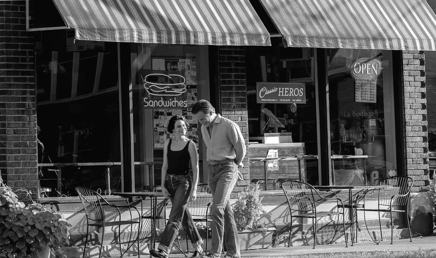 Рецензія на фільм "Карусель": Кріс Пайн і Дженні Слейт у красивому романсі для дорослих