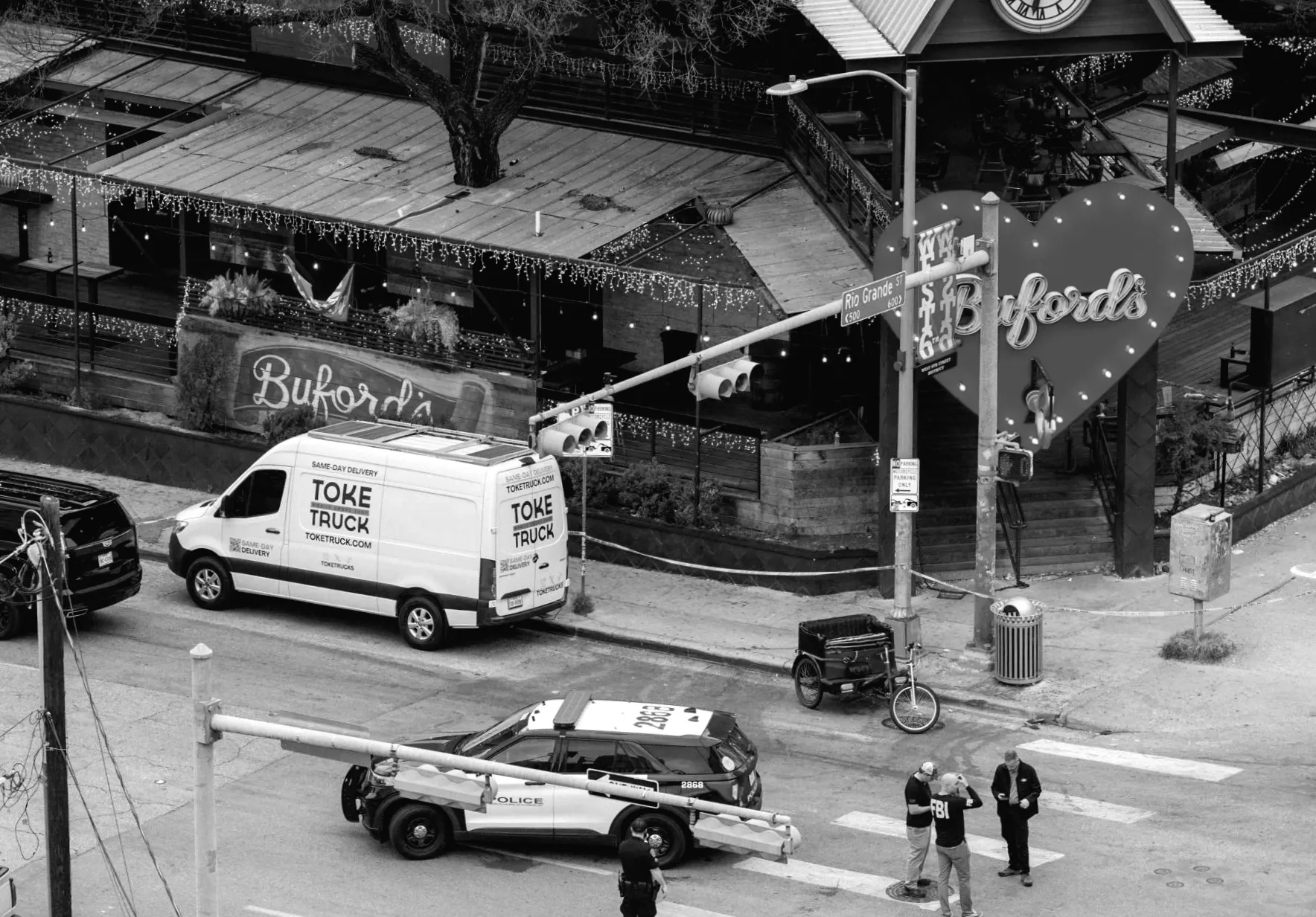 Влада розслідує стрілянину у барі в Остіні як можливий акт тероризму