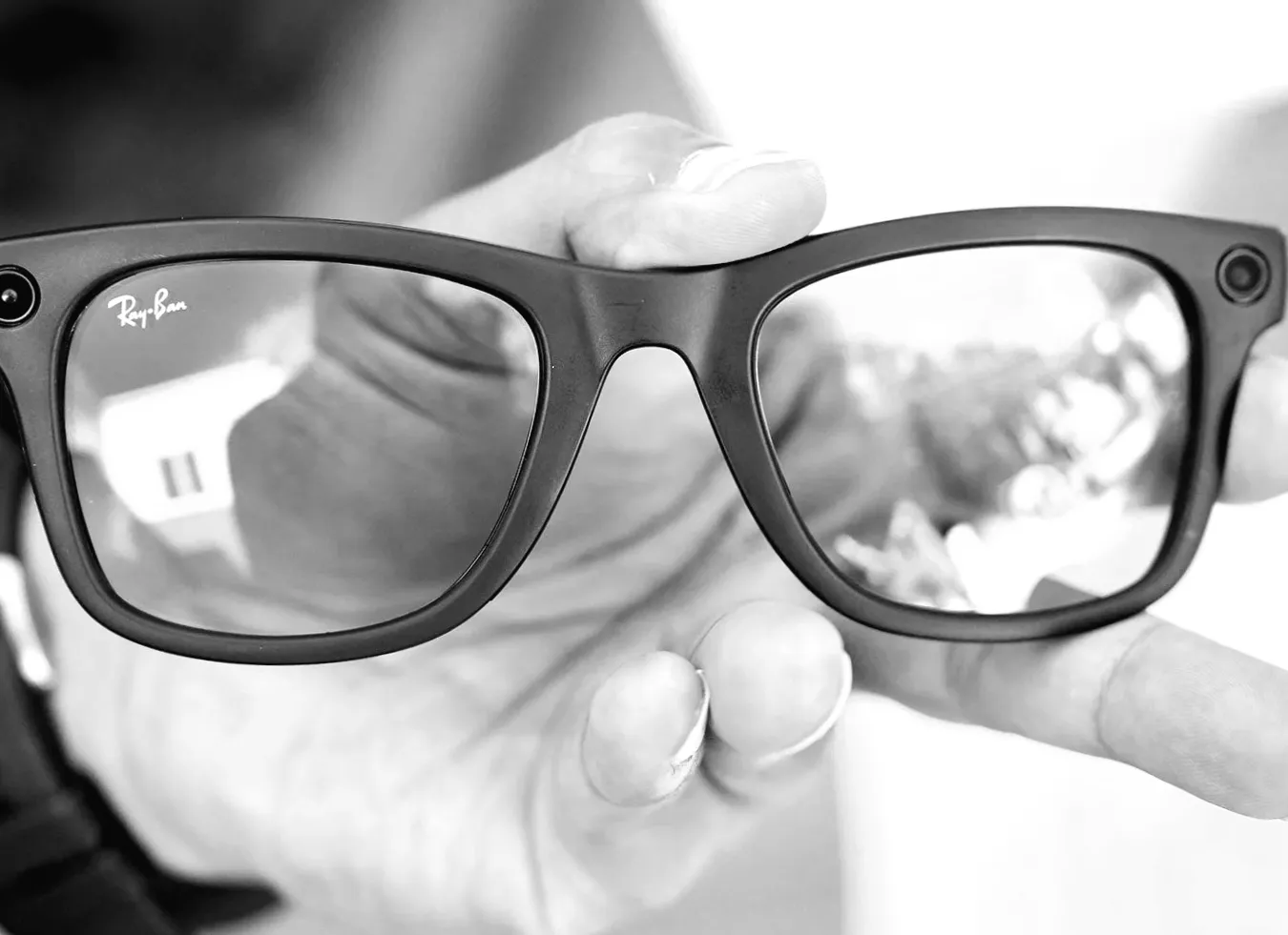 Страшний пристрій поширюється по шкільних подвір'ях. Учні стикаються з домаганнями. Вчителі б'ють на сполох.