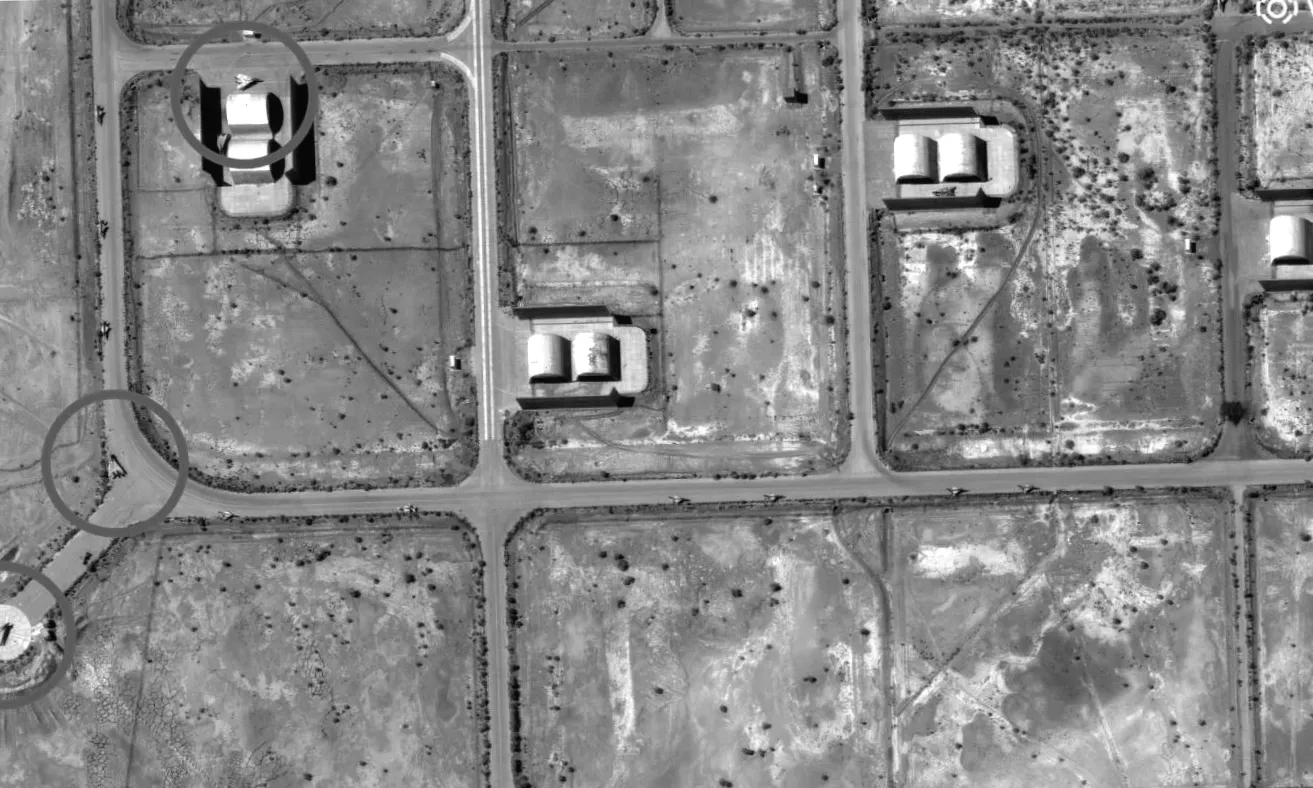 Супутникові знімки показали авіаудари, які перетворили вінтажні американські F-14 Tomcats Ірану на руїни