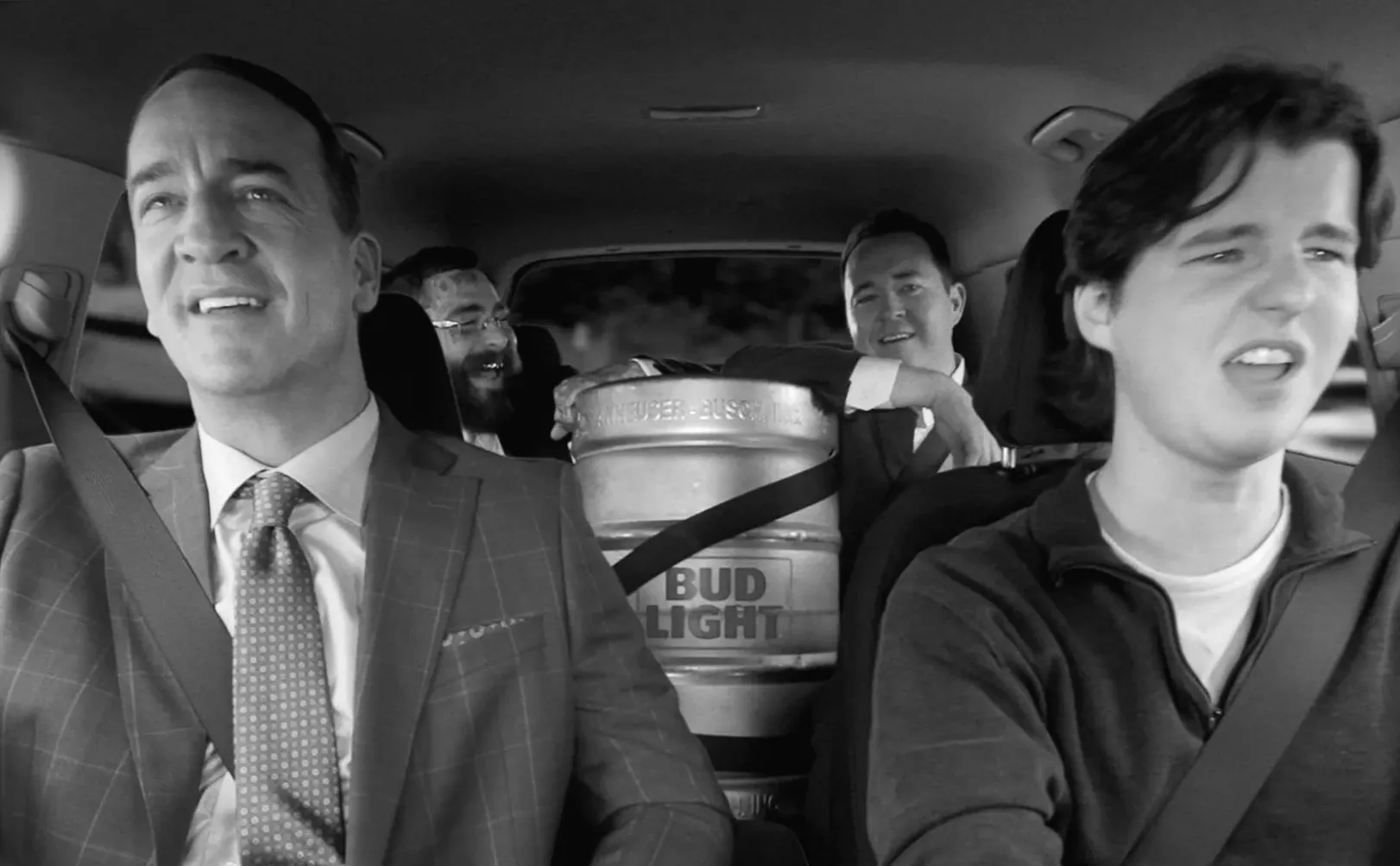 Bud Light запрошує Шейна Гілліса, Пейтона Меннінга та Поста Малона для реклами на Супербоул 2026 (Ексклюзив)