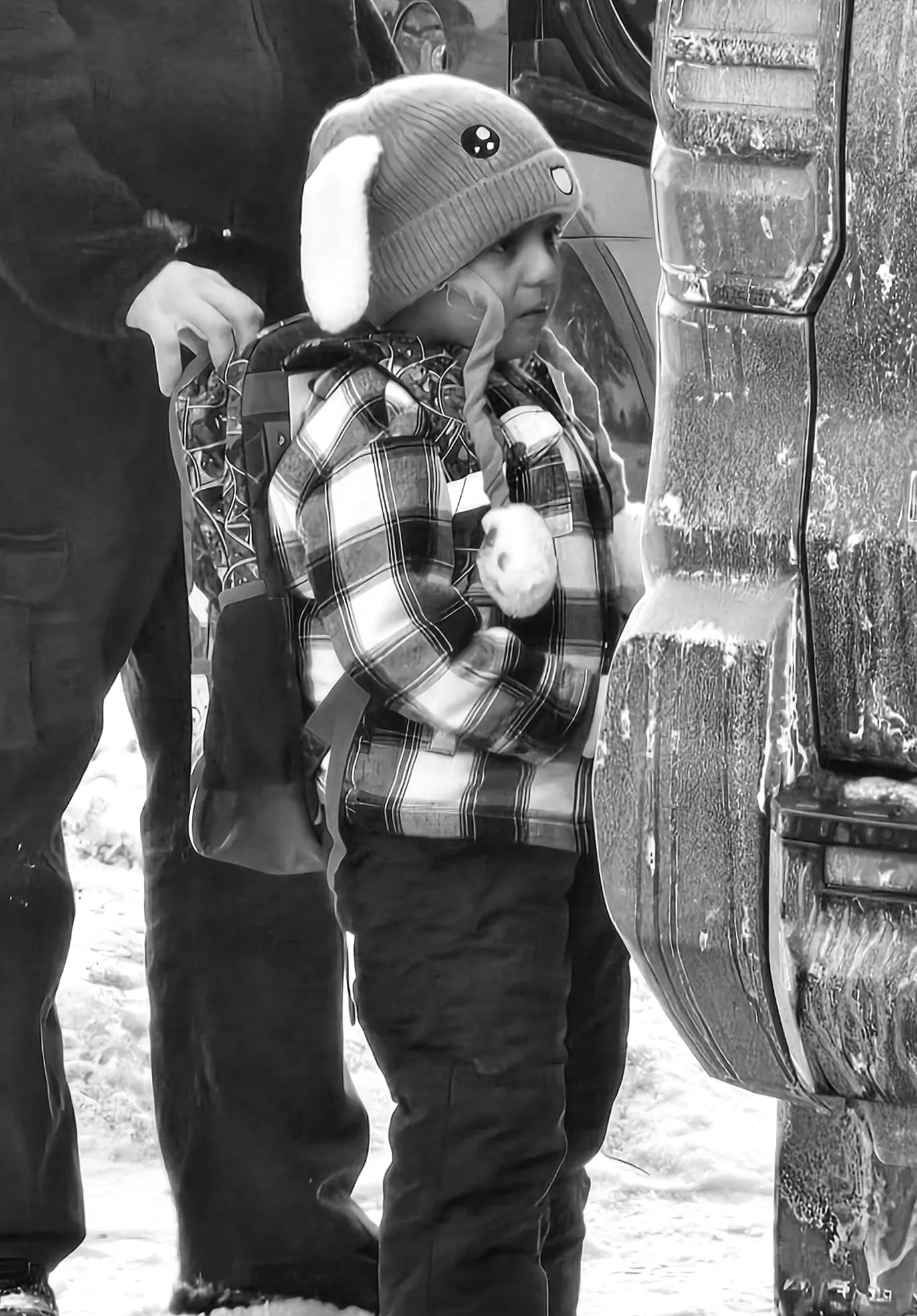 Конгресмен Хоакин Кастро стверджує, що деяких утримуваних тримають в ізоляції у закладі, де утримують хлопчика і його батька