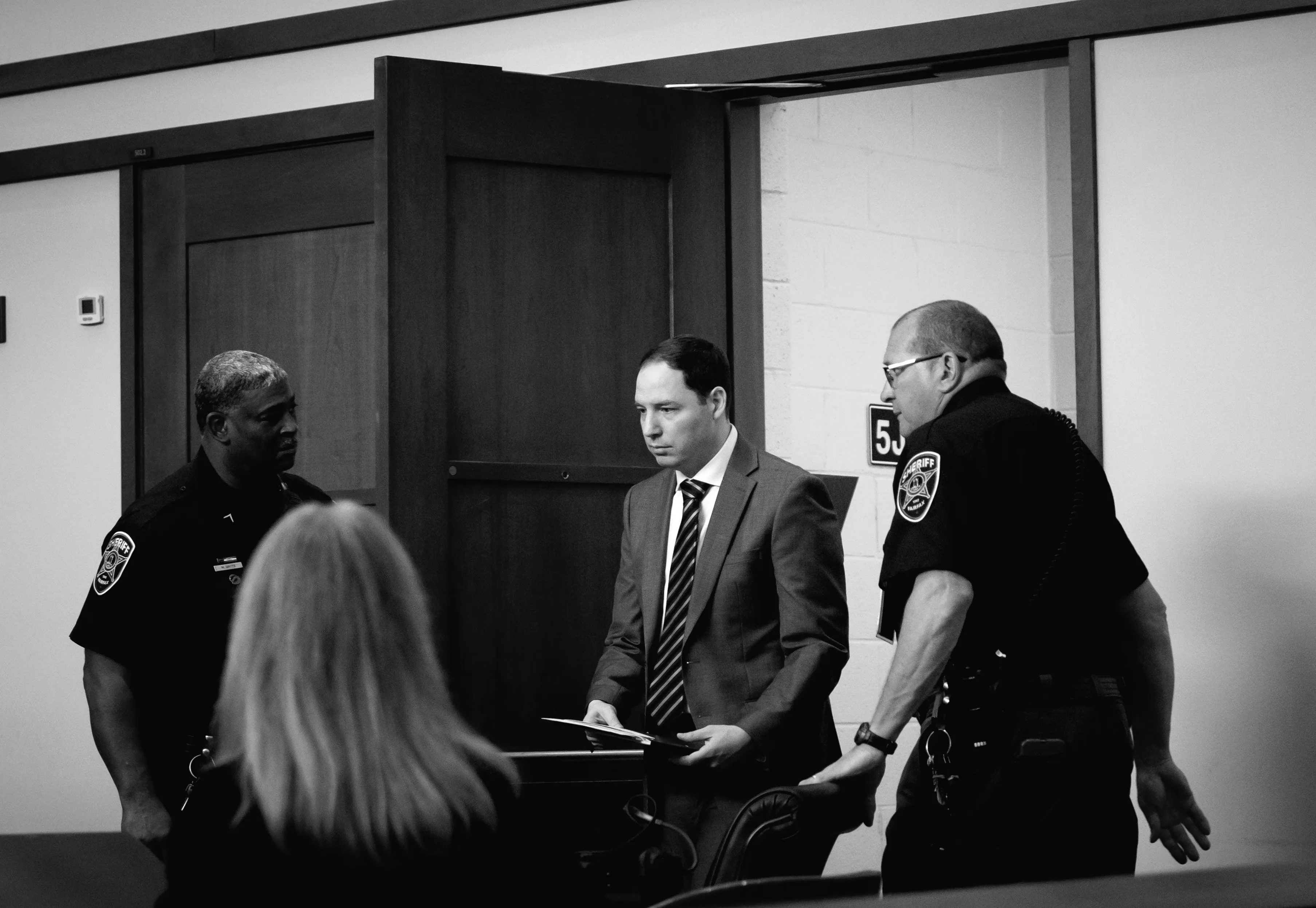 Брендан Банфілд виступає на свідчення у своїй власній обороні на судовому процесі за подвійне вбивство