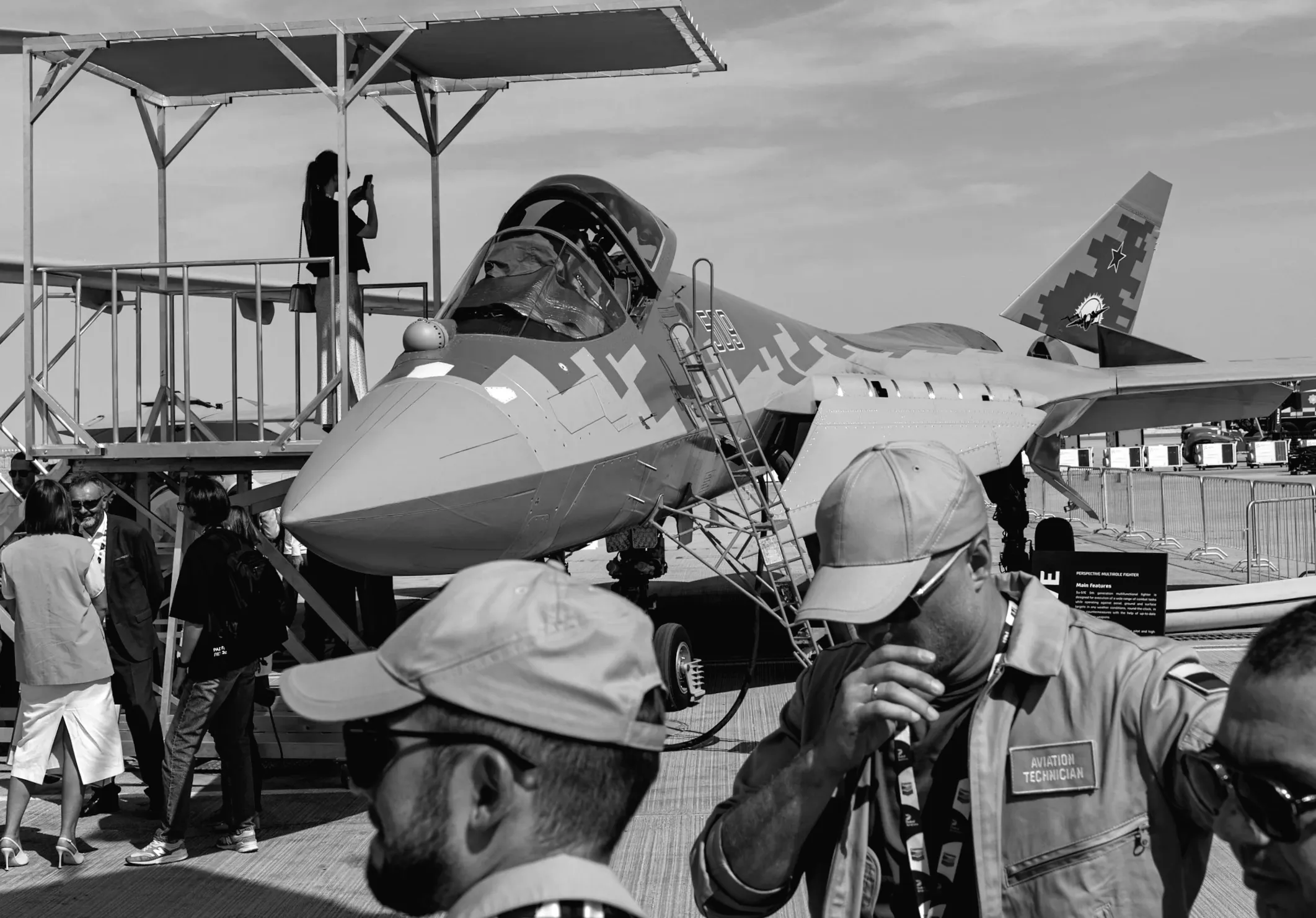 Російські невидимки прибули в Північну Африку, як знято алжирським фермером картоплі.