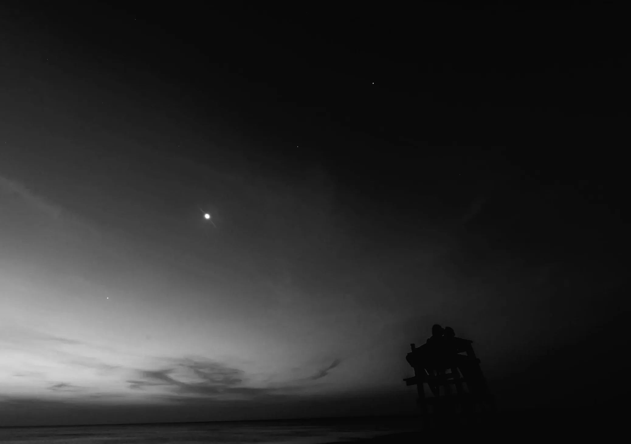 Зустріч Венери та Сатурна на нічному небі: коли і як спостерігати за планетами