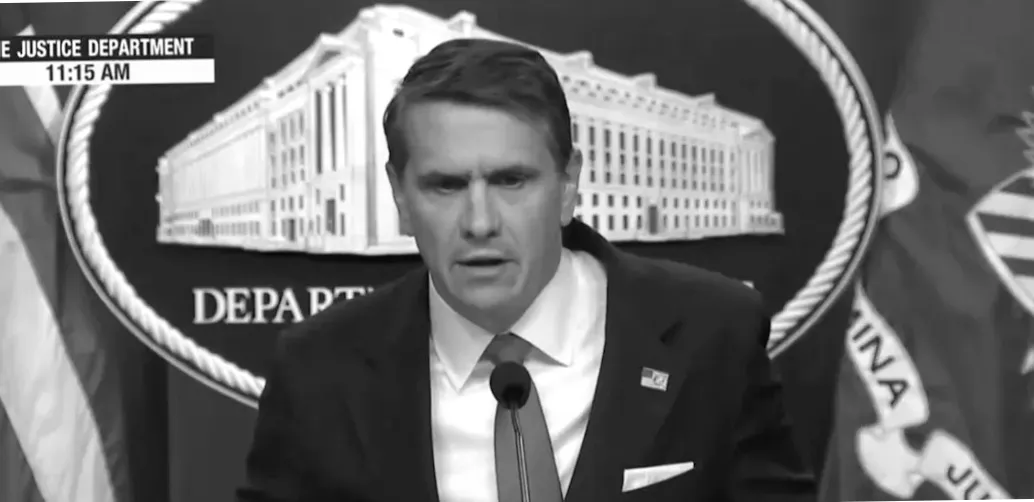 Тодд Бланш каже, що нове відео Претті, яка стріляє в автівку ICE, не змінить розслідування стрілянини.