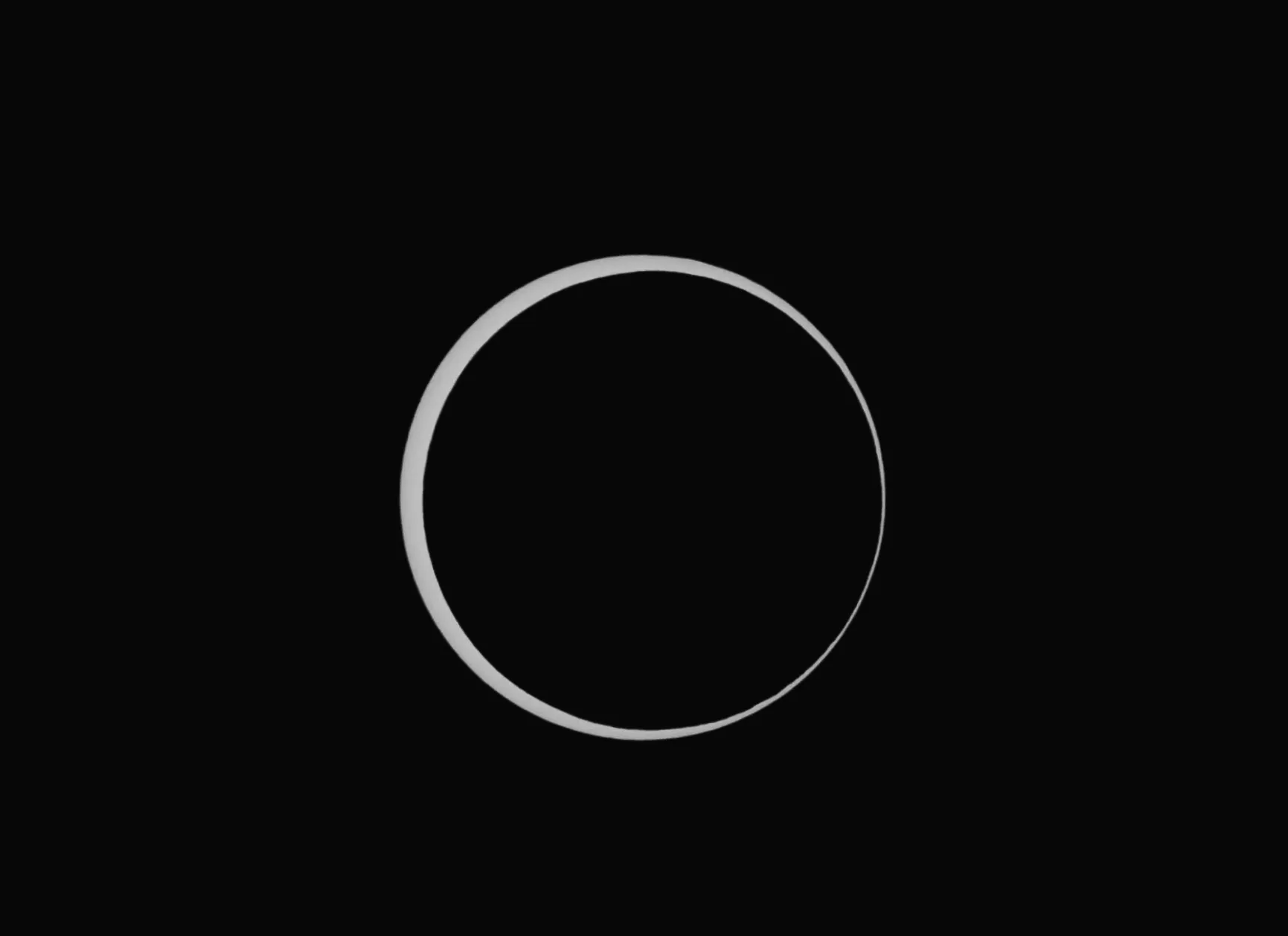 Як дивитися анулярне сонячне затемнення "Вогняне кільце" цього тижня