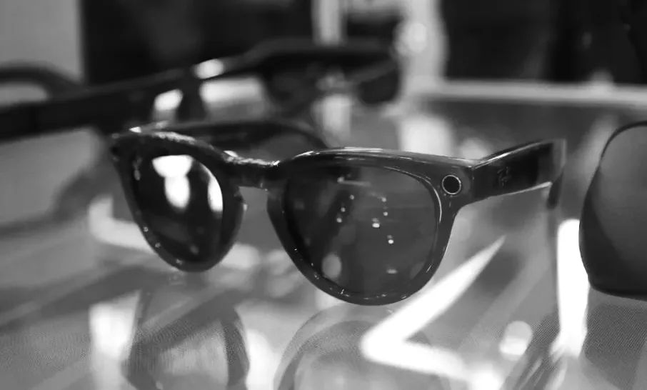 Мета позивають до відповідальності через приватність за допомогою розумних окулярів