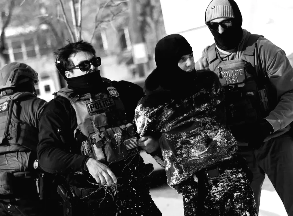 Три з чотирьох американців вважають, що службу ICE треба реформувати або скасувати після вбивств у Міннесоті: опитування