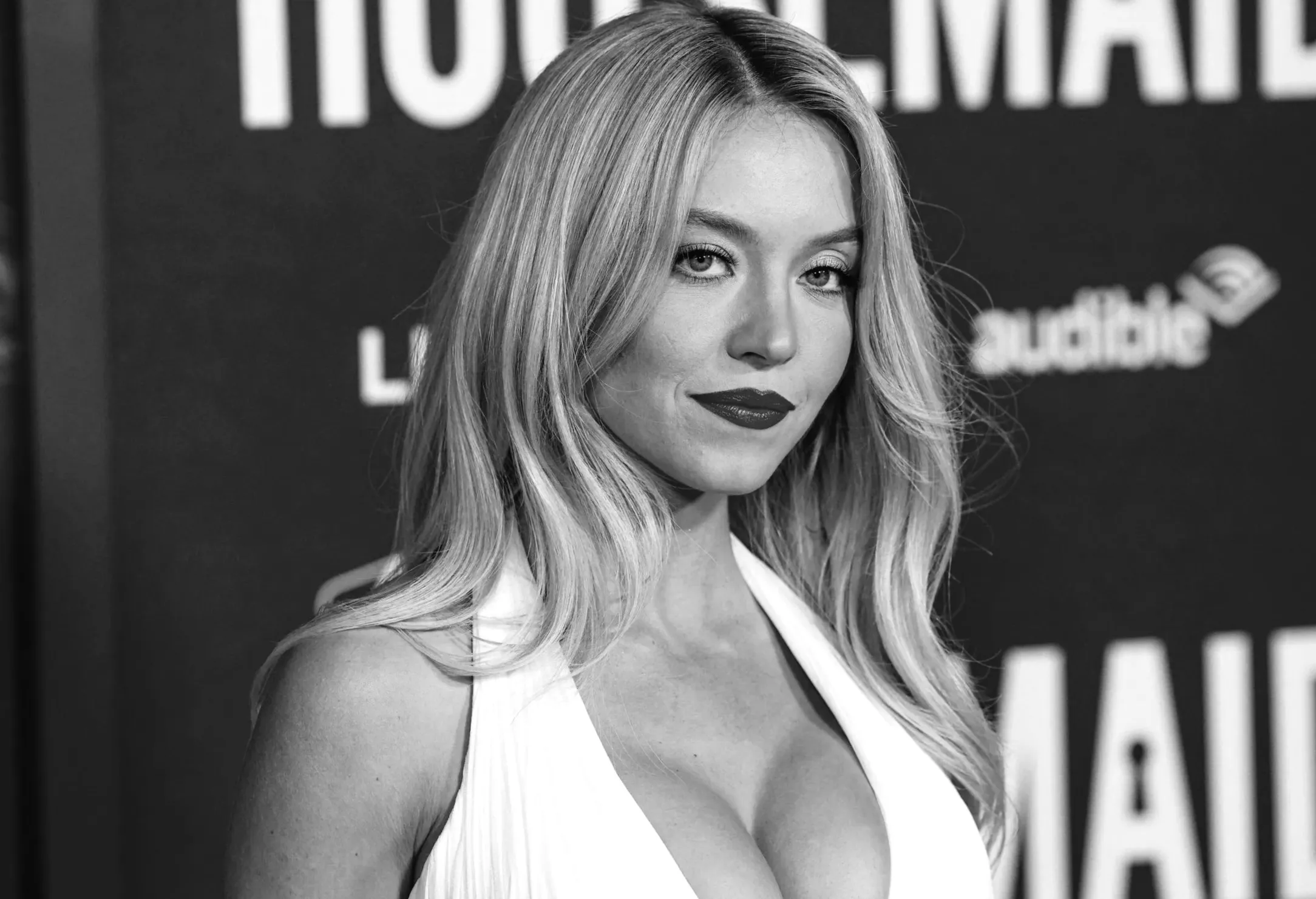 Підвісила білизну на голлівудському знаку? Сідні Суіні можуть поставити під суд.