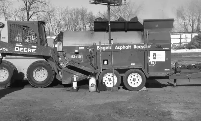 Святослав вірить, що нова машина вирішить проблему ям взимку