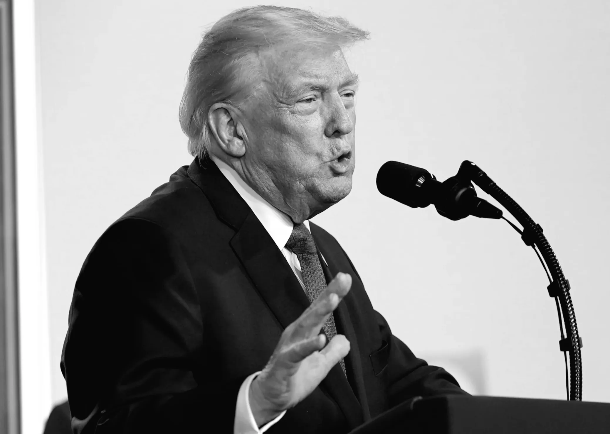 Trump хоче, щоб Пенн-Стейшн та аеропорт Даллеса були названі на його честь у угоді, повідомляють джерела.