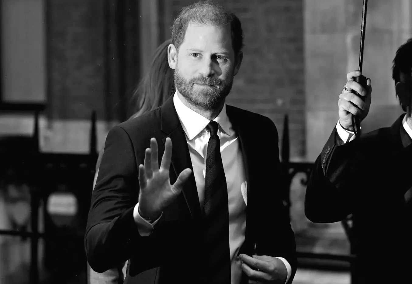 Принц Гаррі виступив у високопрофільному судовому бою проти британських таблоїдів